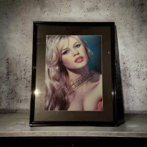 Autographe - Dédicace de Brigitte Bardot sexy sur photo dans un format introuvable 30x40 - Collection - Décoration
