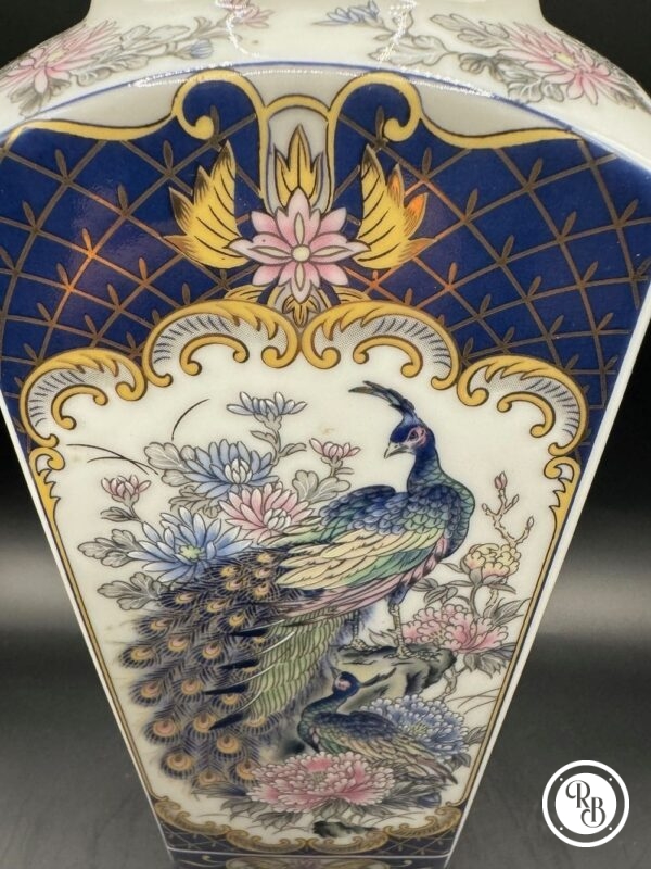 Vase de jardin oriental