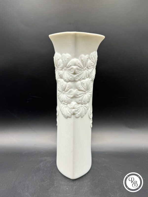 Vase Biscuit Porcelaine AK Kaiser signé M Frey