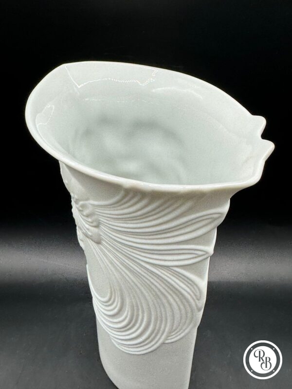 Vase Biscuit Porcelaine AK Kaiser signé M Frey