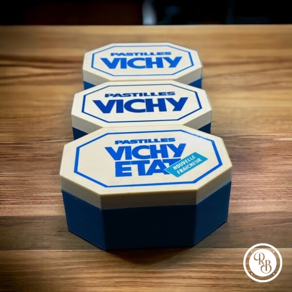 Lot de trois boîtes anciennes en plastique bleu et blanc - Pastilles Vichy - Vintage