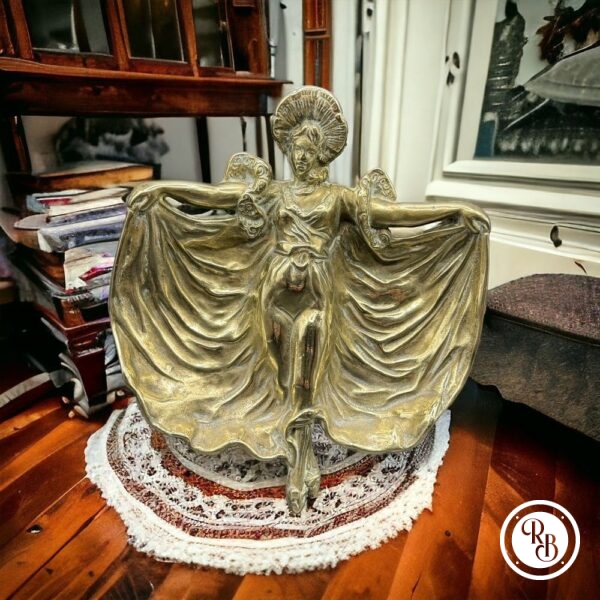 Cendrier Art nouveau Art décoration femme bras ouvert en laiton bronze doré ancien