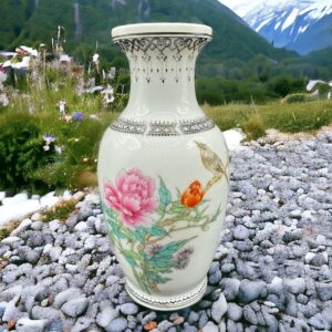 vase vintage en porcelaine fabriqué en Chine