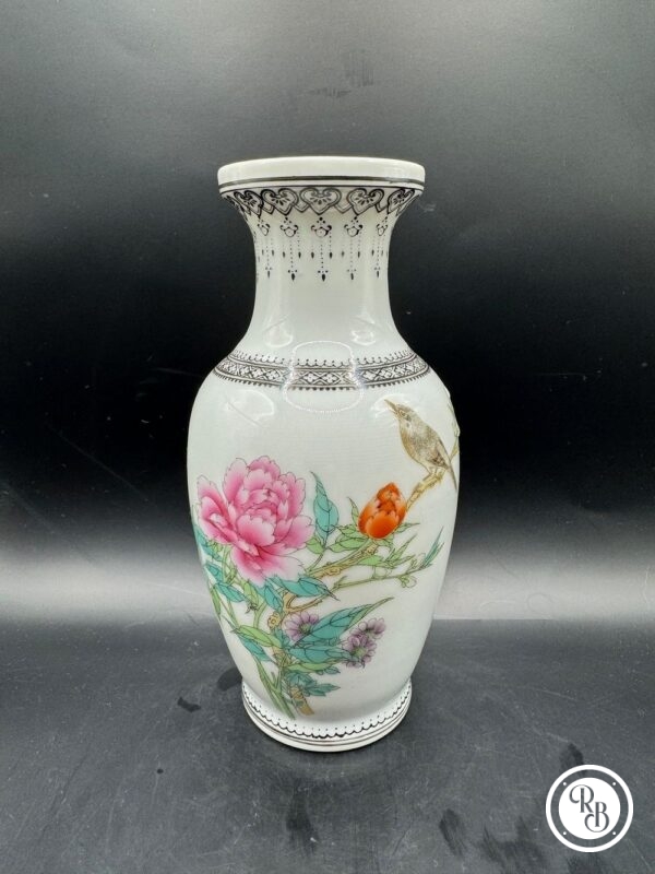 vase vintage en porcelaine fabriqué en Chine