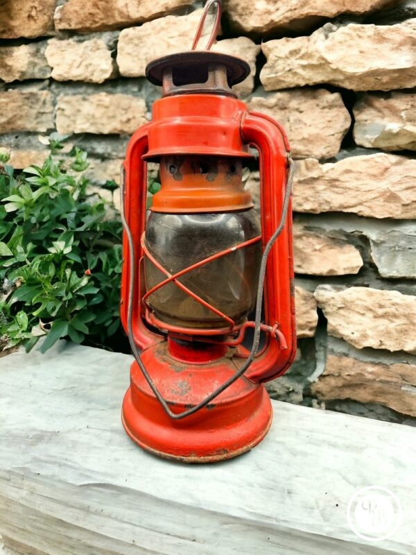 Ancienne lampe tempête - Rouge - Vintage - Déco chalet montagne - Années 60 -