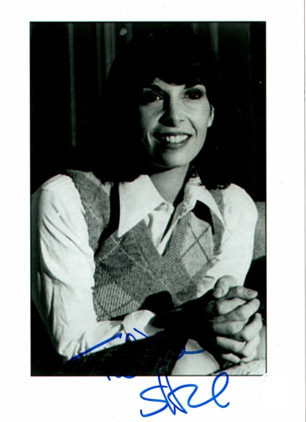 Autographe Talia Shire 15x21