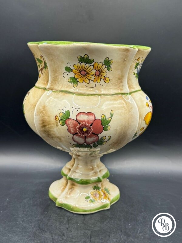 Ancien Vase Capodimonte de forme "carré" et peint main en Italie - Joli décor floral à dominance vert – Image 3
