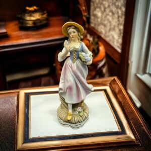 Ancienne statuette/Figurine sexy en porcelaine biscuit - Italie - Capodimente - Polychrome