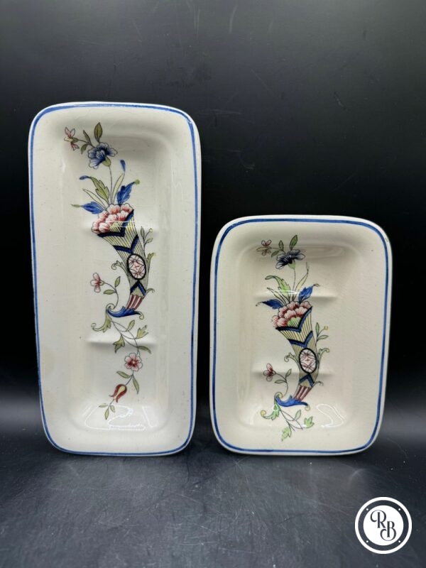 Lot de deux porte-savons anciens - maison Longchamps - Modèle Carquois - Terre de Fer - Polychrome - Couleur bleue - Image 2