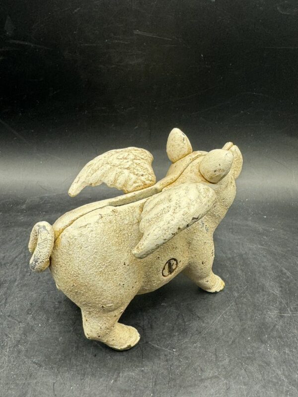 Rare - Tirelire ancienne en Fonte de commerce de boucherie/Charcuterie - Cochon ailé - vers 1930 - Collection – Image 4