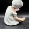 Rare et ancienne figurine antique d'un bébé fille assise - Biscuit/Porcelaine - Début 20ème-  blanc et rose - Collection - Décoration – Image 4