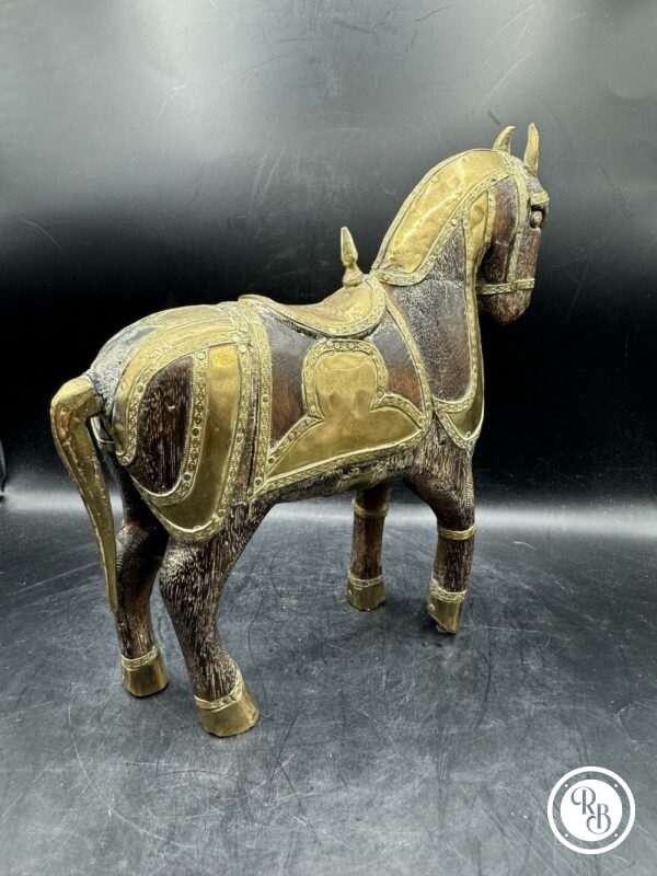Figurine de Cheval en bois avec décorations et dorures corporelles en laiton. Sculpture Orientale datant des années 1950/60 - Collection - Décoration – Image 5
