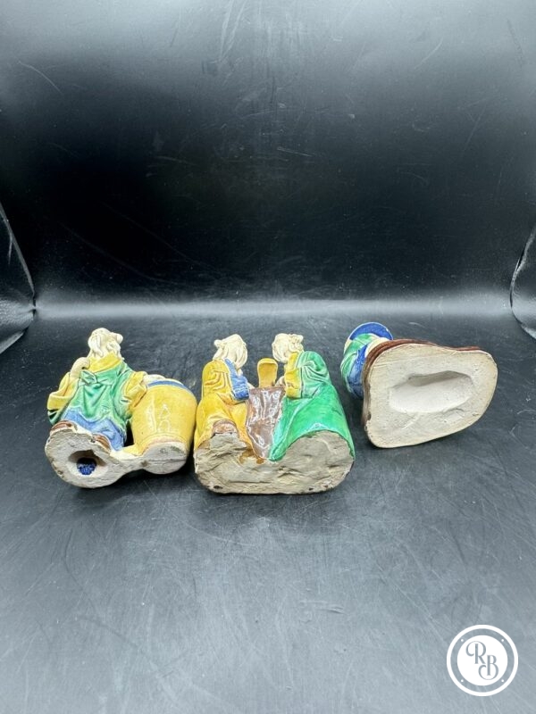 Lot de trois miniatures en terre cuite peintes à la main provenant de Chine et datées du Milieu du XXème - Collection - Image 7