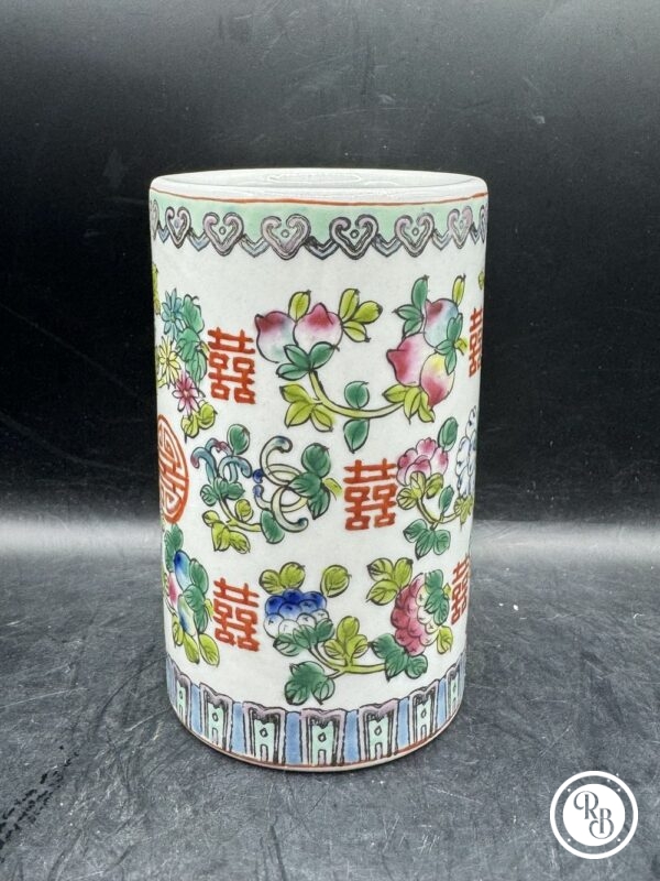 Ancien et rare pot à pinceaux en faïence chinoise décor fleuri, pêches et signes chinois polychromes - Tampon rouge - Décoration - Collection - Image 3