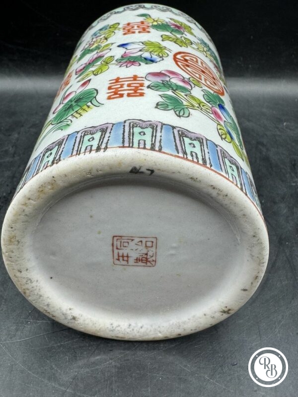 Ancien et rare pot à pinceaux en faïence chinoise décor fleuri, pêches et signes chinois polychromes - Tampon rouge - Décoration - Collection - Image 7