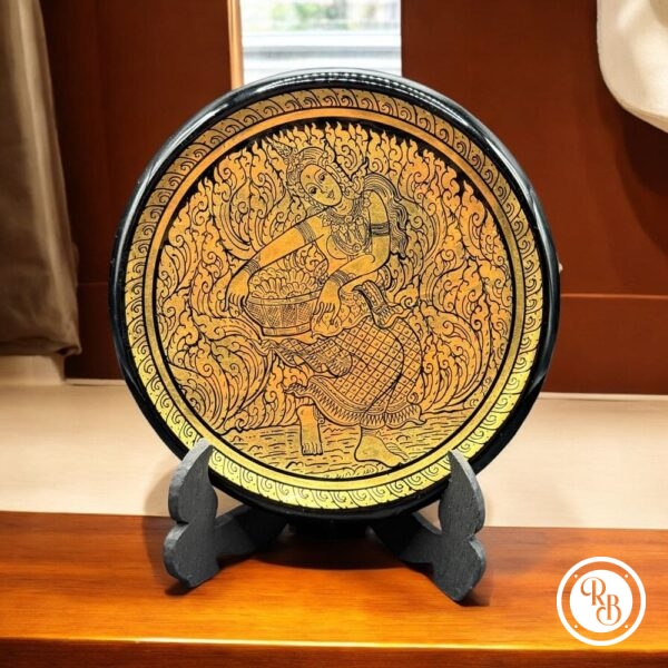 Rare petite Assiette thaïlandaise en laque noire - Dorée et peinte à la main - Décoration - Collection