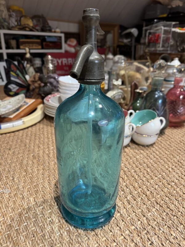 Rare et Magnifique Bouteille/Siphon à eau de Seltz du début du 20ème siècle en verre bleu/vert (années 1900/1920) - D.D Rue de Péronne - Roisel dans la Somme - Collection - Déco bar - Bistrot - Café – Image 4