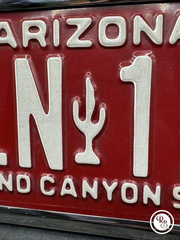Véritable Plaque d’immatriculation des Etats Unis (usa) et son support de voiture (ce qui est rare) - Arizona Rouge - Décoration - Collection - Image 4