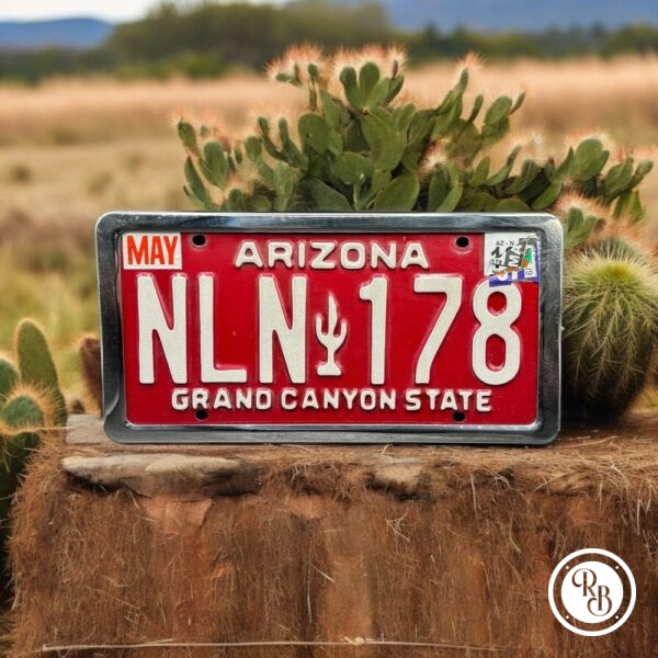 Véritable Plaque d’immatriculation des Etats Unis (usa) et son support de voiture (ce qui est rare) - Arizona Rouge - Décoration - Collection