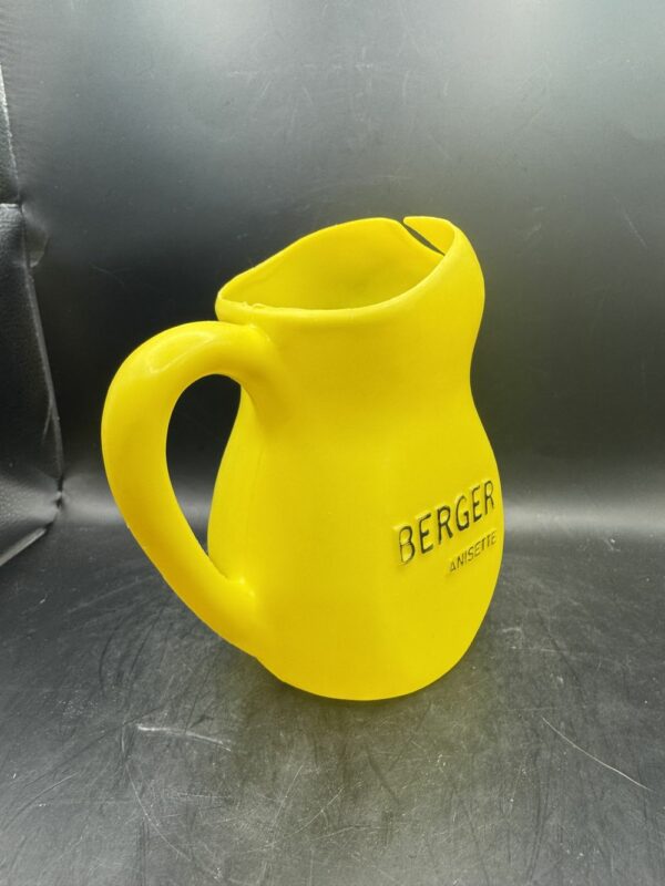 Pichet en plastique jaune - objet publicitaire - Berger anisette  - Décoration - Collection - Pastis - Bistrot - Bar - Café - Vintage – Image 3
