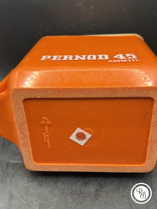 Ancien Pichet en plastique orange et blanc des années 70 et de la marque Pernod 45 anisette - Pastis - Double inscription - Décoration Café/Bistrot/Bar - Vintage – Image 4