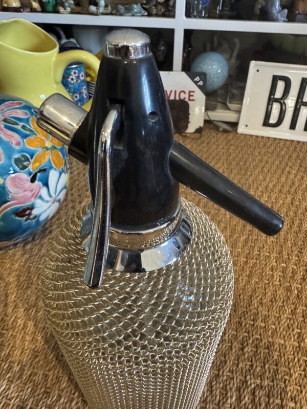 Rare et Magnifique Bouteille/Siphon à eau de Seltz des années 70 - tchèque Merkuria - En verre et mailles métalliques - Collection - Déco bar - Bistrot - Café - Vintage – Image 6