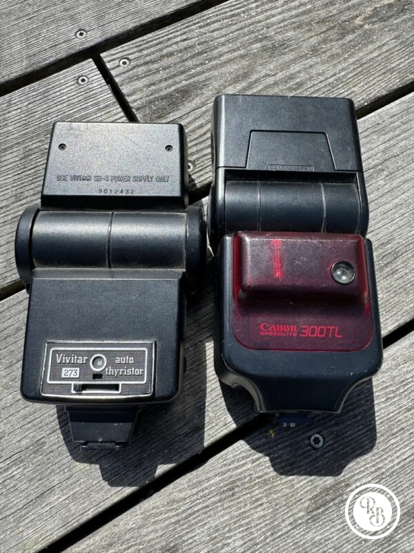 Lot - Duo Flashs Vivitar 273 et Canon 300 TL - Pour Appareil photo Argentique - Image - Prise de vue - Kodak - Nikon - Vintage – Image 5