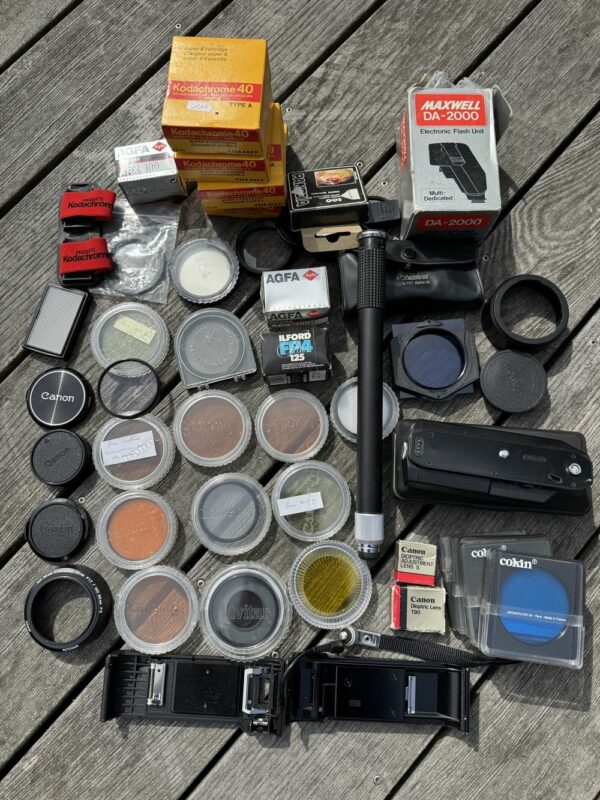 Gros lot - environ 50 pièces - Canon - Pour Appareil photo Argentique - Filtres et autres pellicules - Image - Prise de vue - Kodak - Nikon - Vintage