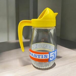 Ancien Pichet haut en verre et en plastique des années 60/70 de la marque Pernod 45 - Pastis 51 - Anisette