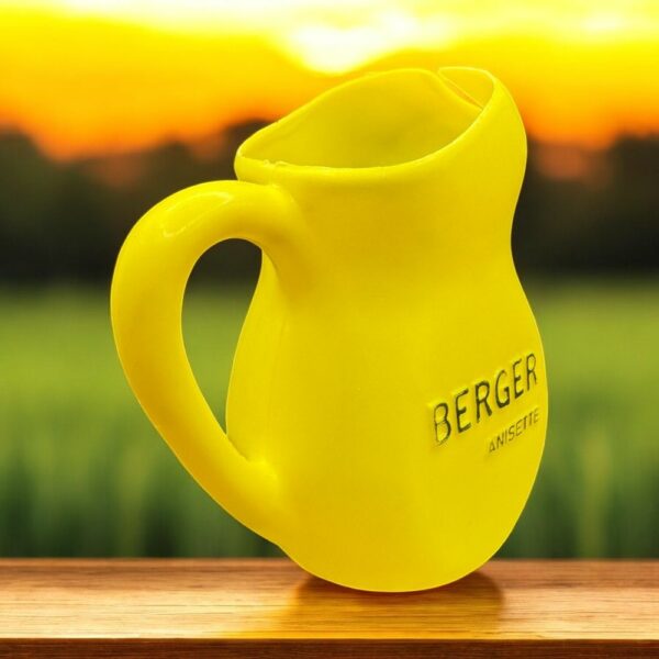 Pichet en plastique - objet publicitaire - Berger anisette - Décoration - Collection - Pastis - Bistrot - Bar - Café - Vintage