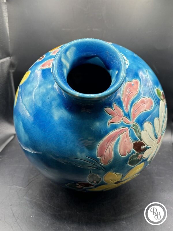 Ancien et rare grand pot en céramique à décor polychrome - Vallauris - A. Maunier - 1986 - Décor floral à dominante bleu turquoise jaune et blanc - Estampillé et signé deux fois - Décoration - Collection – Image 5