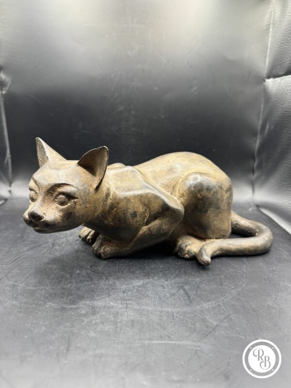 Rare Pierre Chenet (École du 20e siècle) - Sculpture Chat à l’affût - Bronze à patine brune -Cachet de la couronne et cachet de la signature sous le ventre - Décoration - Collection – Image 2