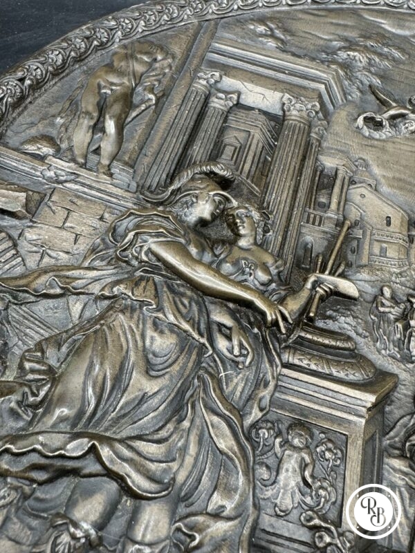 Rare bas relief - Grand médaillon en Bronze Hans Jacob Bayr - Allemagne - Minerve conduisant l'Allégorie de la Peinture vers les Arts libéraux - Décoration - Collection – Image 4