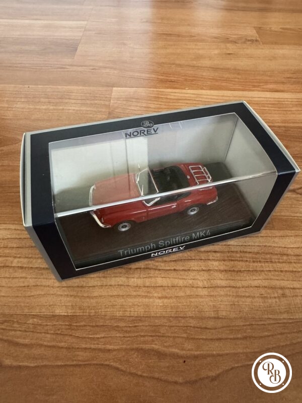 Rare - Introuvable - Norev - Triumph Spitfire mk IV Spider 1972 - 1/43 - Rouge - métal - Avec sa boite jamais ouverte – Image 2