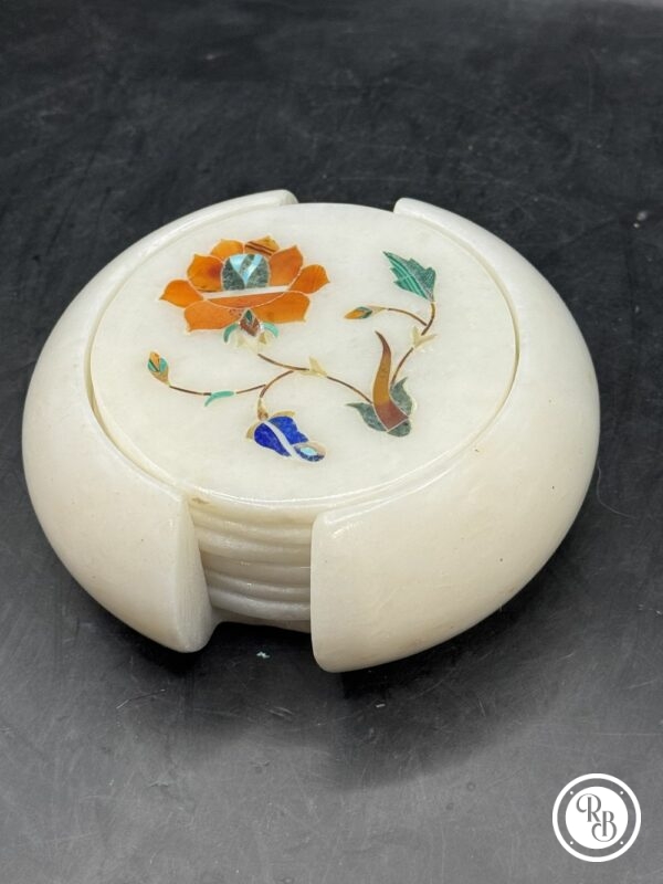 Très rares - six anciens dessous de verre à thé en marbre blanc (et leur support) avec incrustation de pierres orange, bleue et verte - Taj Mahal - Artisanat - Collection - Déco – Image 7