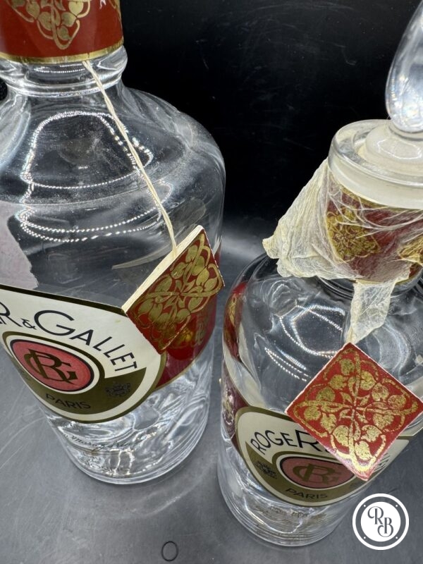 Lot de deux anciennes bouteilles de Parfum - Flacons Vintage en verre de Jean Marie Farinay - Eau de Cologne extra vieille - Roger et Gallet - Fabrication française - Collection - Décoration – Image 7