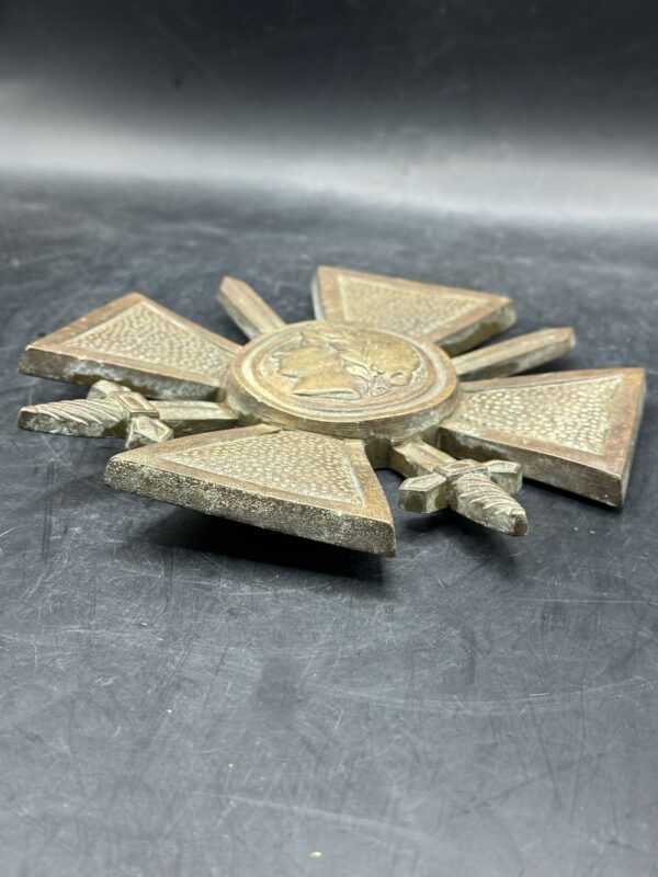 Rare et imposante Croix de Guerre en Bronze (15x15cm - pas médaille) - Stèle - Décoration - Collection - France - Allemagne - 1914/1918-1939/1945 – Image 5