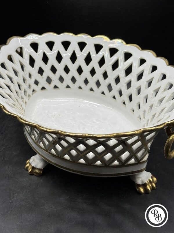 Magnifique et rare grande coupe panier corbeille de fruits en faïence émaillée blanche et dorure à la main d'Émile Tessier - Collection - Décoration