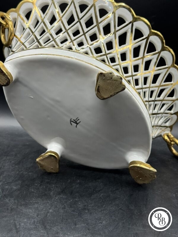 Magnifique et rare grande coupe / panier / corbeille de fruits en faïence émaillée blanche et dorure à la main d'Émile Tessier - Vers 1950 - Collection - Décoration – Image 5
