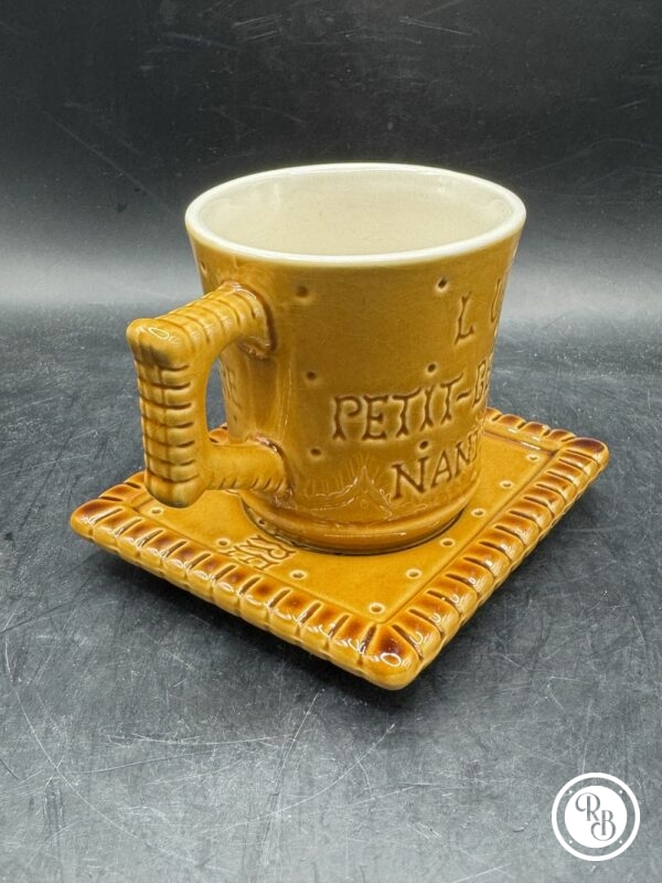 Rare tasse à café avec sa sous tasse à l'effigie du fameux biscuit "petit-beurre" de lu (lefèvre-utile) - Mention de l'éditeur "Editions Clouet" sous la tasse et la sous tasse – Image 5