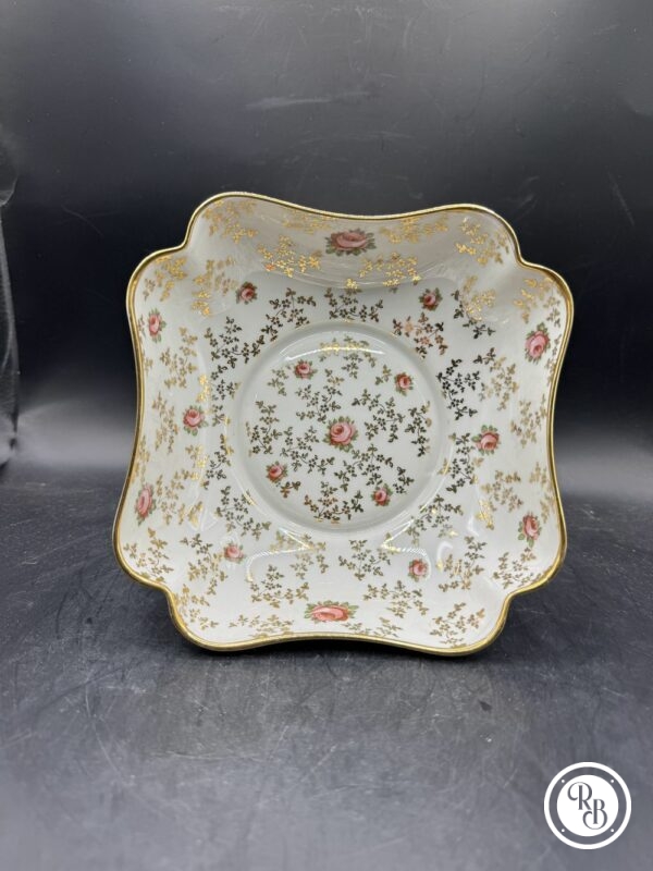 Rare et ancienne coupe à fruits en Porcelaine de Limoges - France - Joli décor foral avec des Roses et ses liserés dorés à la main - Collection - Décoration – Image 4