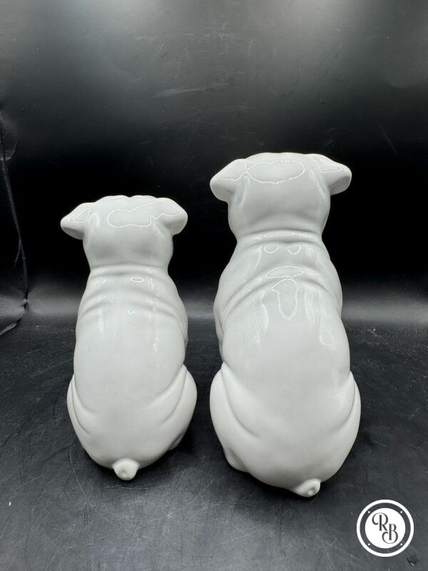 Ensemble/Lot de 2 Statuettes de chien en céramique blanche - Bouledogue/Carlin - Collection - Décoration – Image 5