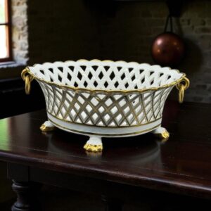 Magnifique et rare grande coupe panier corbeille de fruits en faïence émaillée blanche et dorure à la main d'Émile Tessier - Collection - Décoration