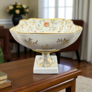 Rare et ancienne coupe à fruits en Porcelaine de Limoges - France - Joli décor foral avec des Roses et son liseré doré à la main - Collection - Décoration
