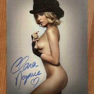 Dédicace - Autographe - Rare belle photo très sexy signée au feutre bleu par Clara Morgane - Format 15x20