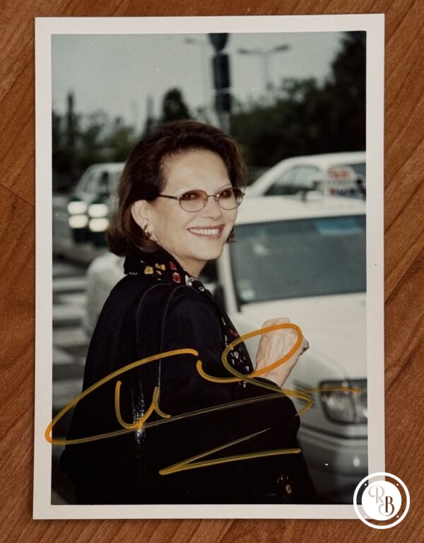Dédicace - Autographe - Rare photo signée au feutre/Posca par Claudia Cardinale en 1993 - Format 10x15 - Collection