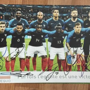 Dédicace - Autographe - Unique et grande belle photo de l'équipe de France de Football - Coupe du monde 2018 - Signée au feutre par de nombreux joueurs - Format 20x30 - Mbappé - Griezmann