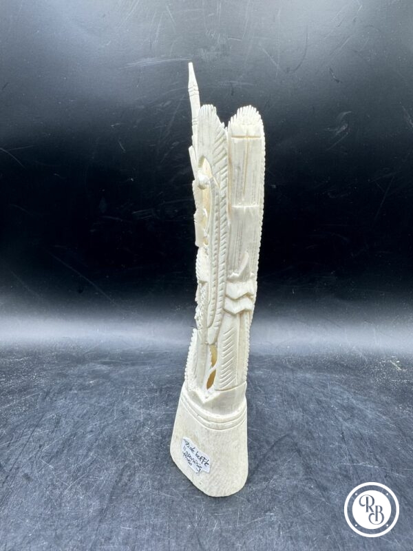 Ancienne statuette Balinaise en os sculpté - Totem en os de bovin/Buffle - Indonésie - Sculpture artisanale - Circa 1950 - Décoration - Collection – Image 4