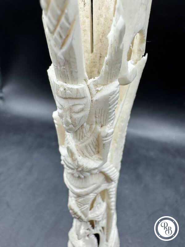 Ancienne statuette Balinaise en os sculpté - Totem en os de bovin/Buffle - Indonésie - Sculpture artisanale - Circa 1950 - Décoration - Collection – Image 6