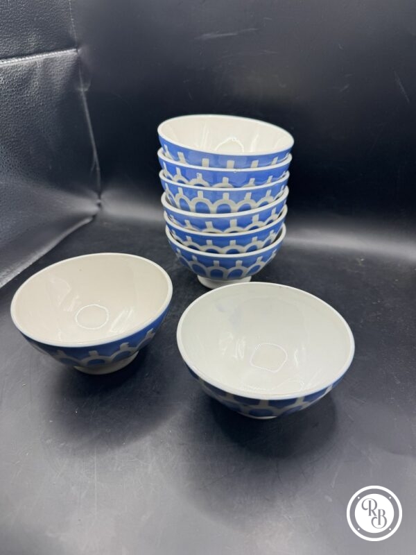 Lot de 8 petits bols à godons (à facettes) - Ensemble ancien - Café au Lait - En céramique blanche et bleue - Décoration - Collection - Style Digoin – Image 3
